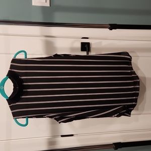 LOFT striped tunic shell in black & white. Size XL.